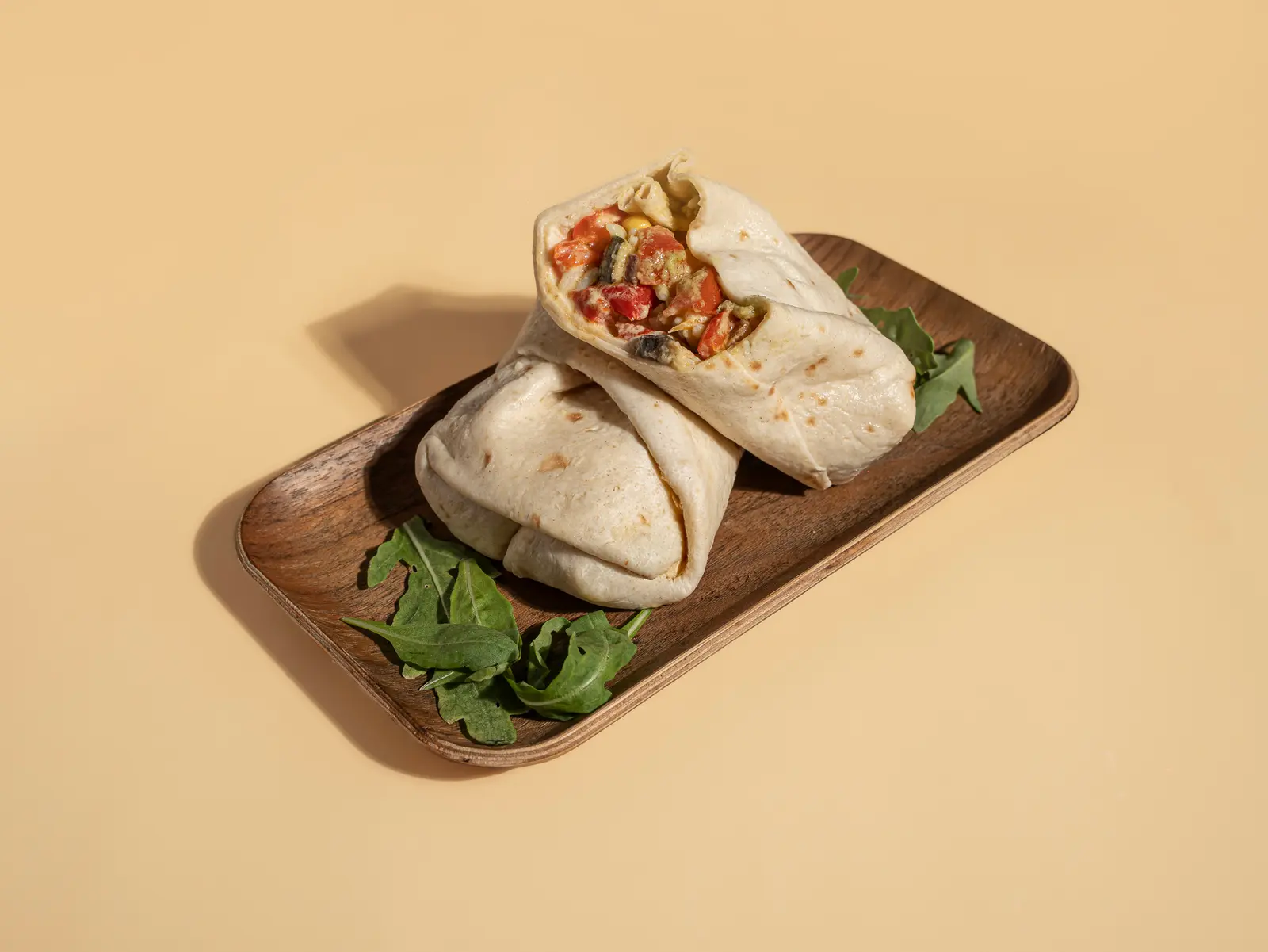 Wraps frais servis sur planche